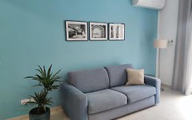 Etoile Court Apt - Homey, Spacious & Private Patio
